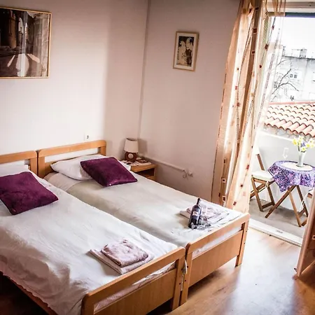 Mit Balkon Fuer Zwei Personen By Interhome 아파트 스플리트